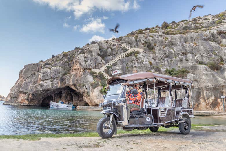 Vous parcourrez Gozo en tuk-tuk